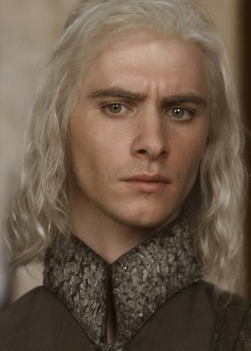 Viserys Targaryen HBO.jpg